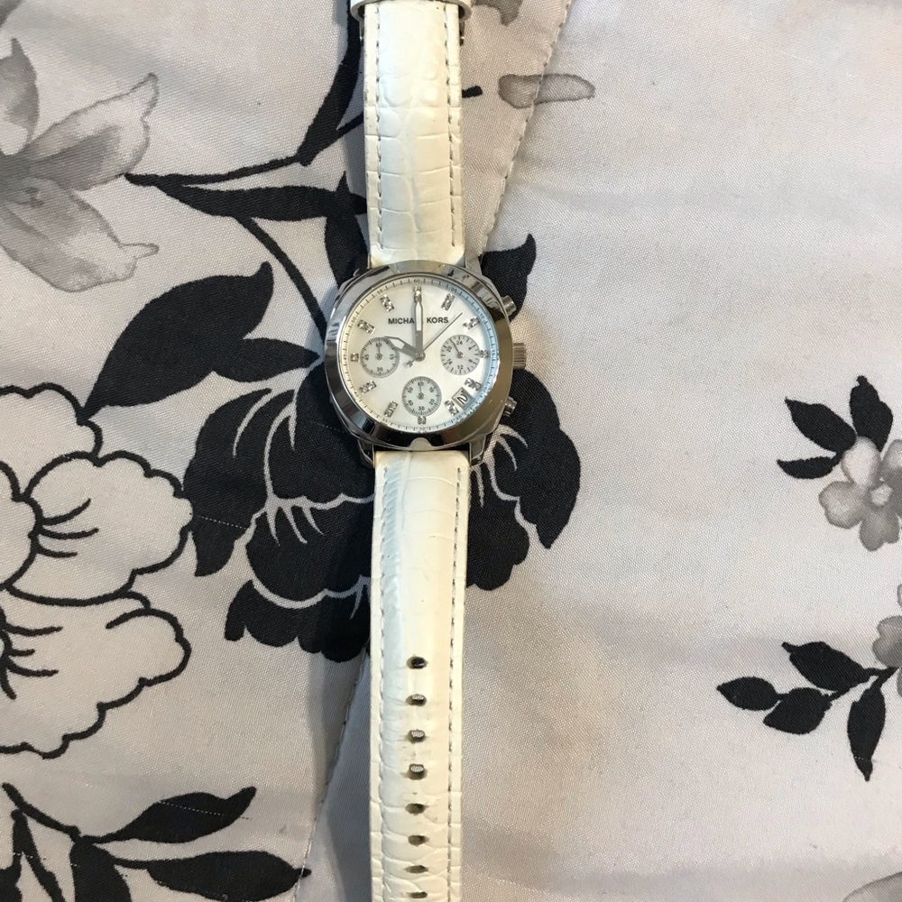 Mk watch